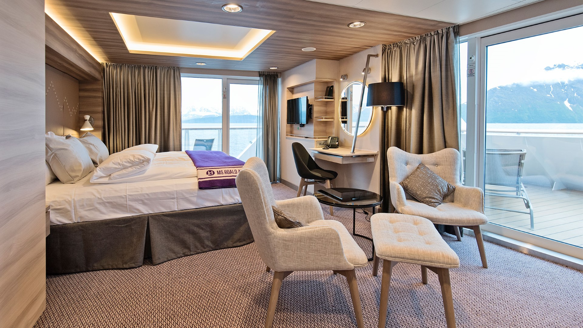 Expedition Corner Suite – [MC]