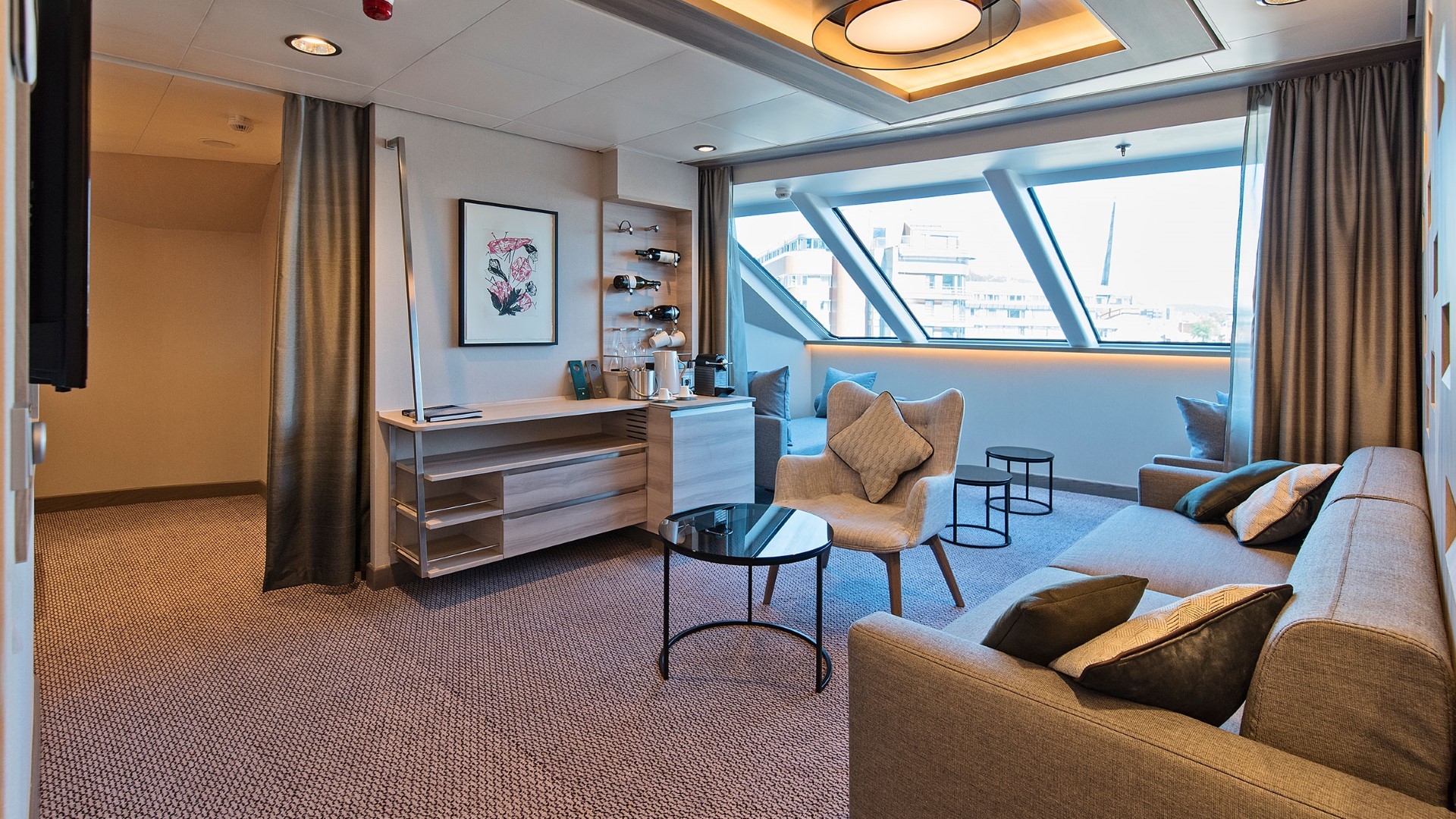 Expedition Large Suite – [MD]