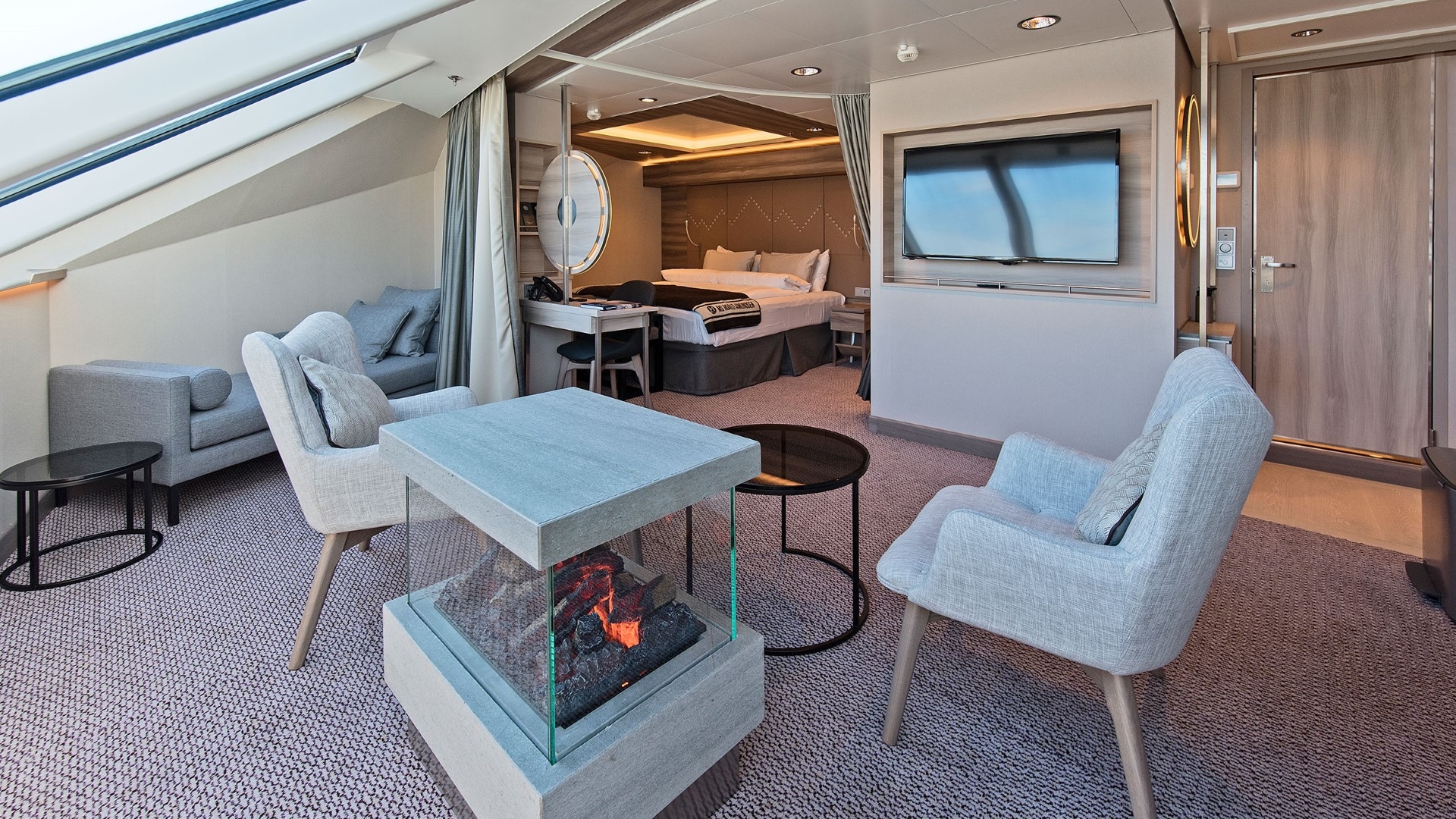 Expedition Corner Suite – [MF]